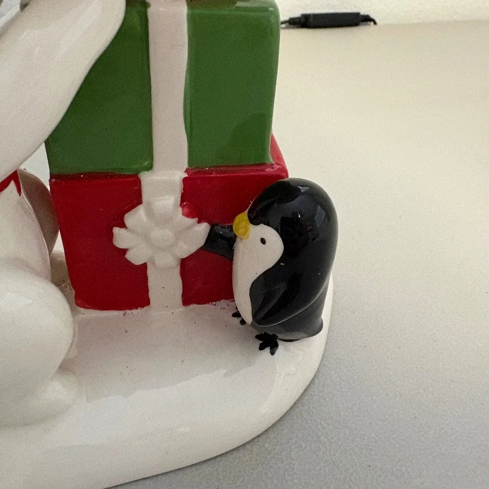 Bath & Body Works Polar Bear Penguin  Gift 3-Wick Candle Pedestal Holder XMAS